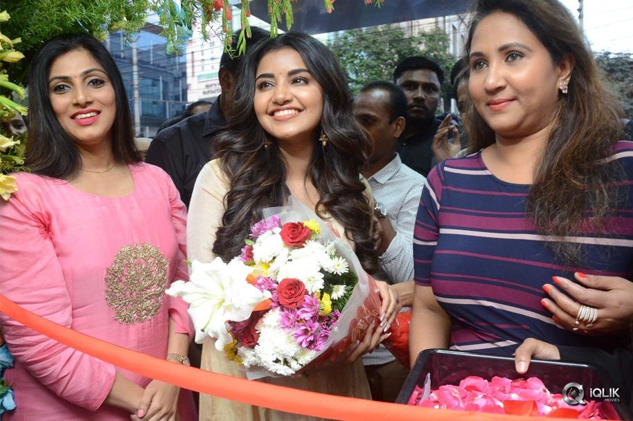 Anupama-Parameshwaran-Inaugurates-ABC-Clinic-at-Banjara-Hills